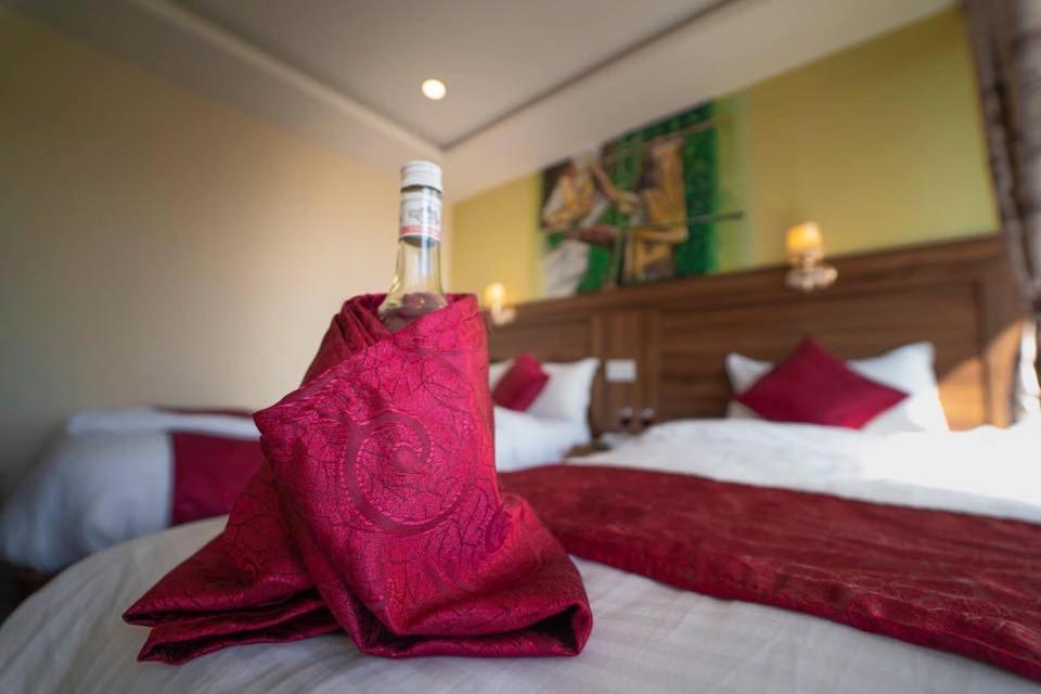 Hotel Royal Image Pokhara Bagian luar foto