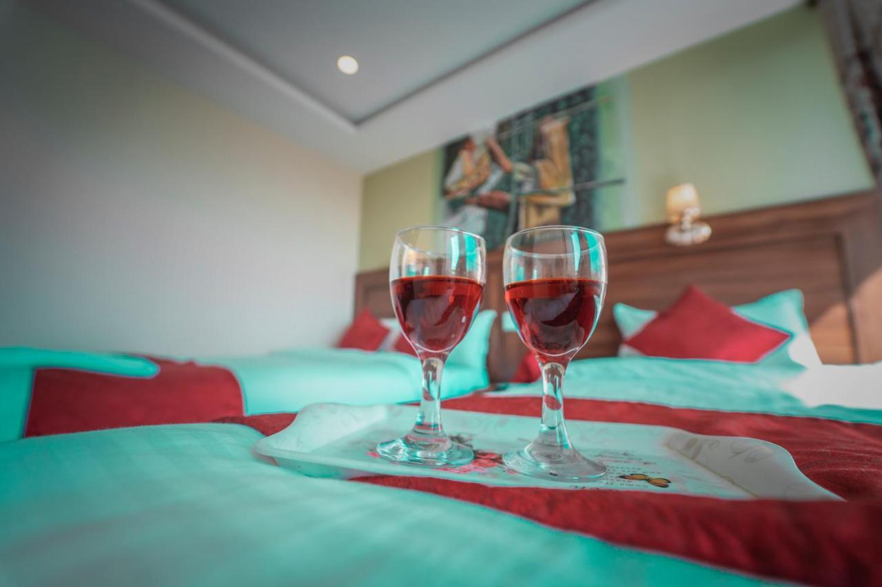 Hotel Royal Image Pokhara Bagian luar foto