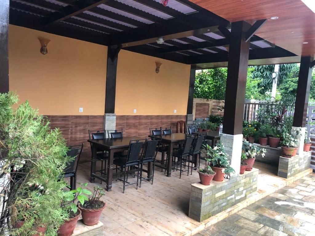 Hotel Royal Image Pokhara Bagian luar foto