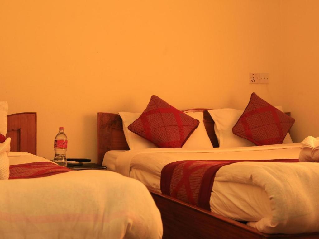 Hotel Royal Image Pokhara Bagian luar foto