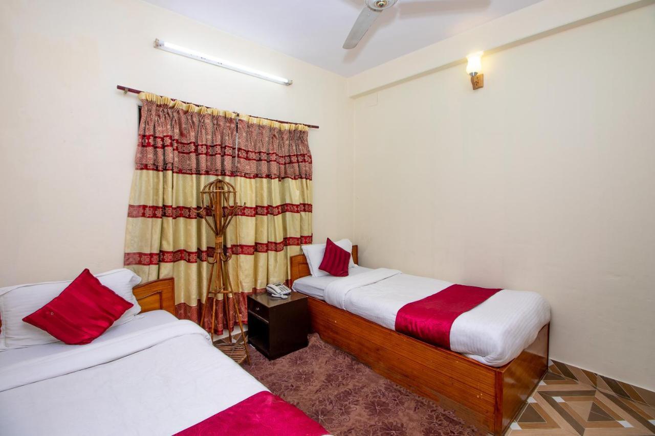 Hotel Royal Image Pokhara Bagian luar foto