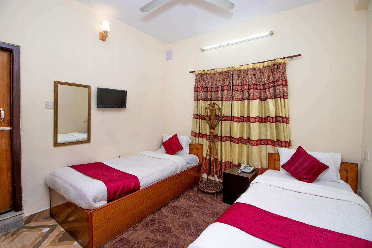 Hotel Royal Image Pokhara Bagian luar foto