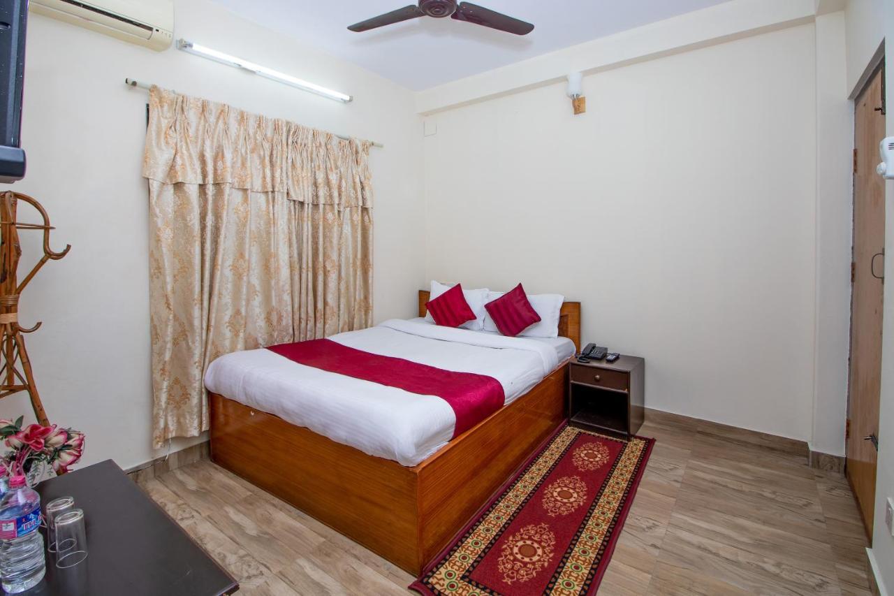 Hotel Royal Image Pokhara Bagian luar foto