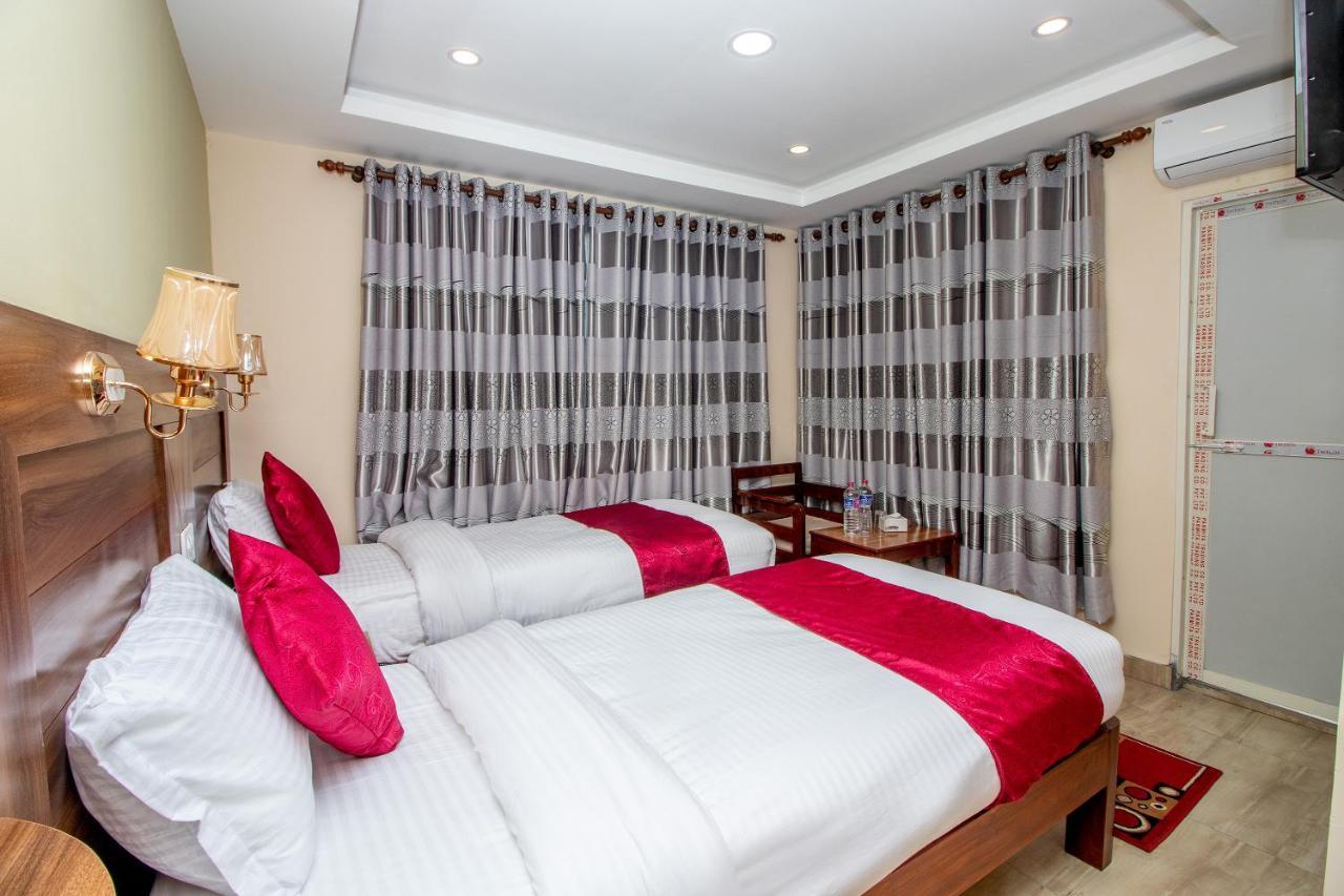 Hotel Royal Image Pokhara Bagian luar foto