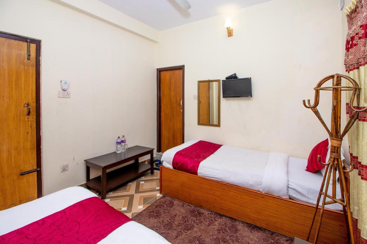 Hotel Royal Image Pokhara Bagian luar foto