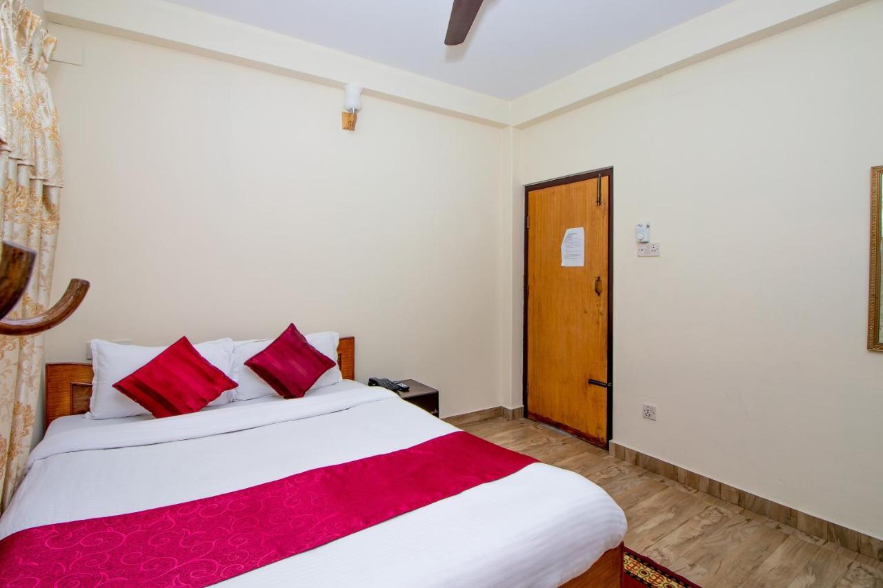 Hotel Royal Image Pokhara Bagian luar foto