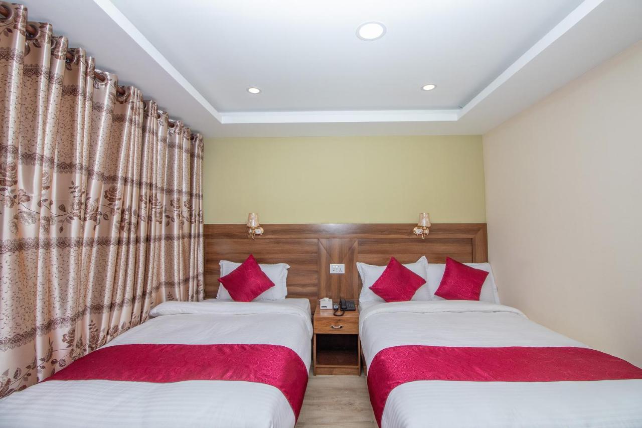Hotel Royal Image Pokhara Bagian luar foto