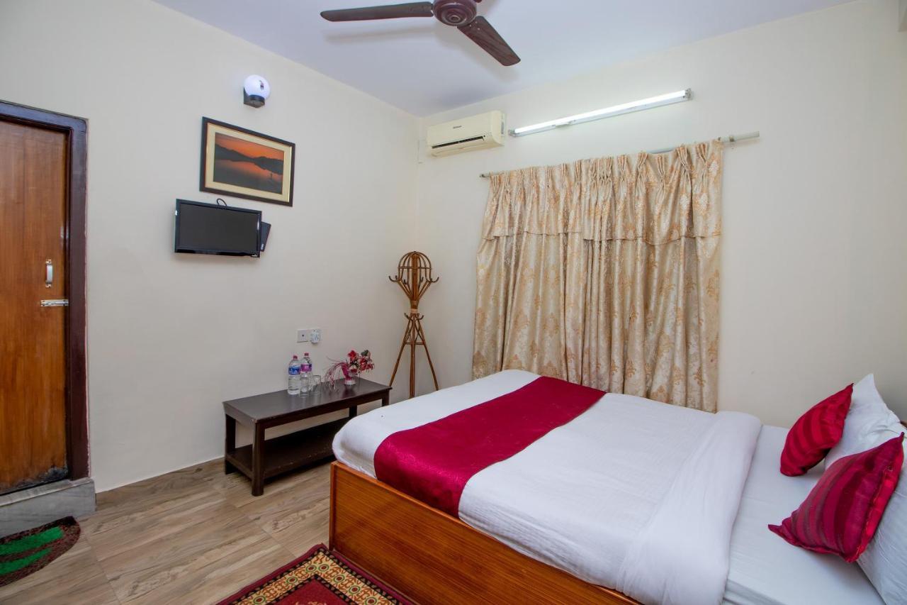 Hotel Royal Image Pokhara Bagian luar foto