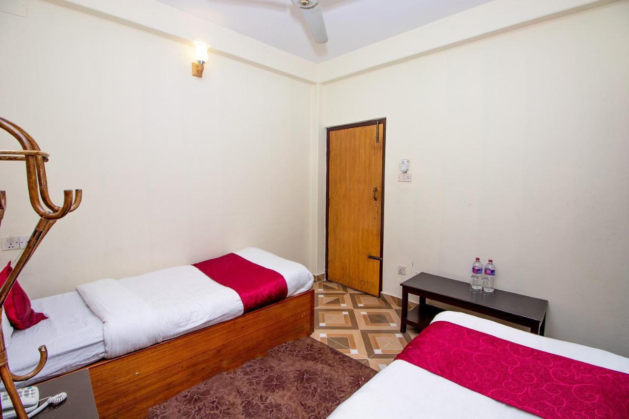 Hotel Royal Image Pokhara Bagian luar foto